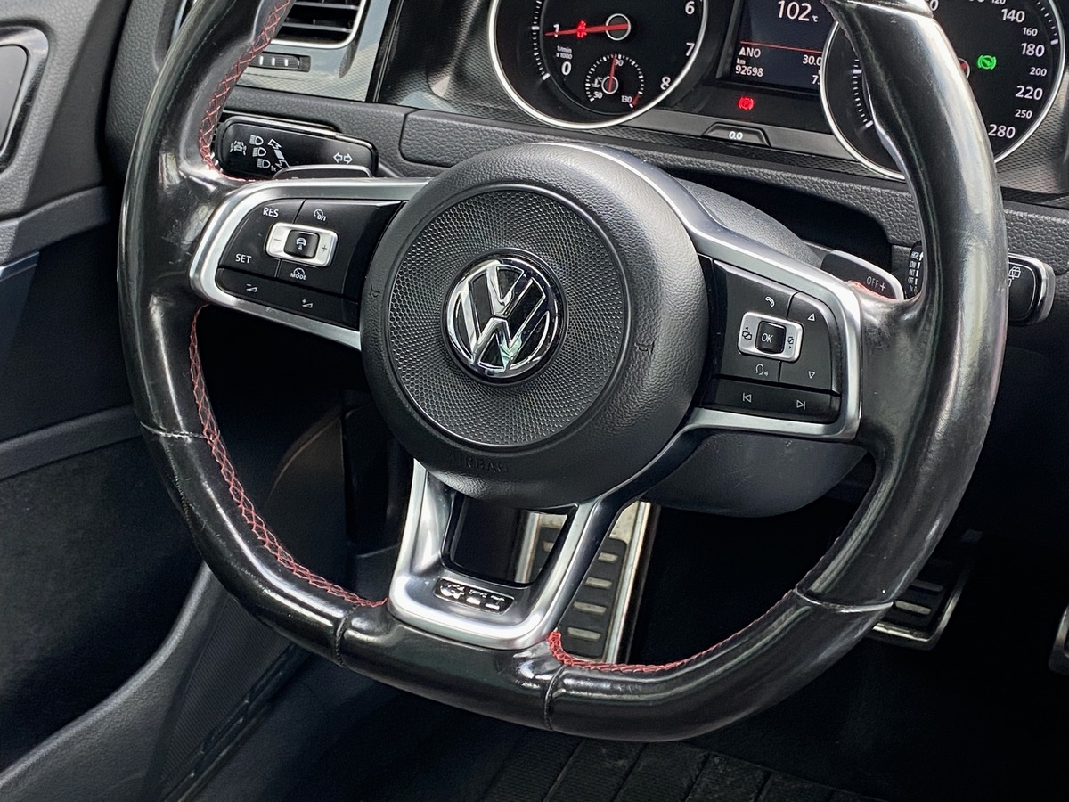 Volkswagen Golf VII 2.0 TSI 230ch GTI PERFORMANCE DSG6 5P / DCC / TO PANO / ACC / DYNAUDIO / CARPLAY
