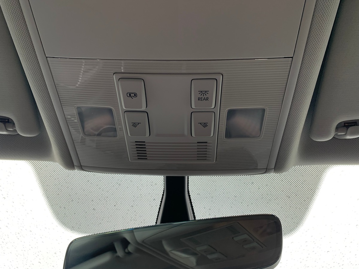 Volkswagen Golf 125 | Sound | Caméra recul | Régulateur | GPS | Apple car play | Attelage amovible