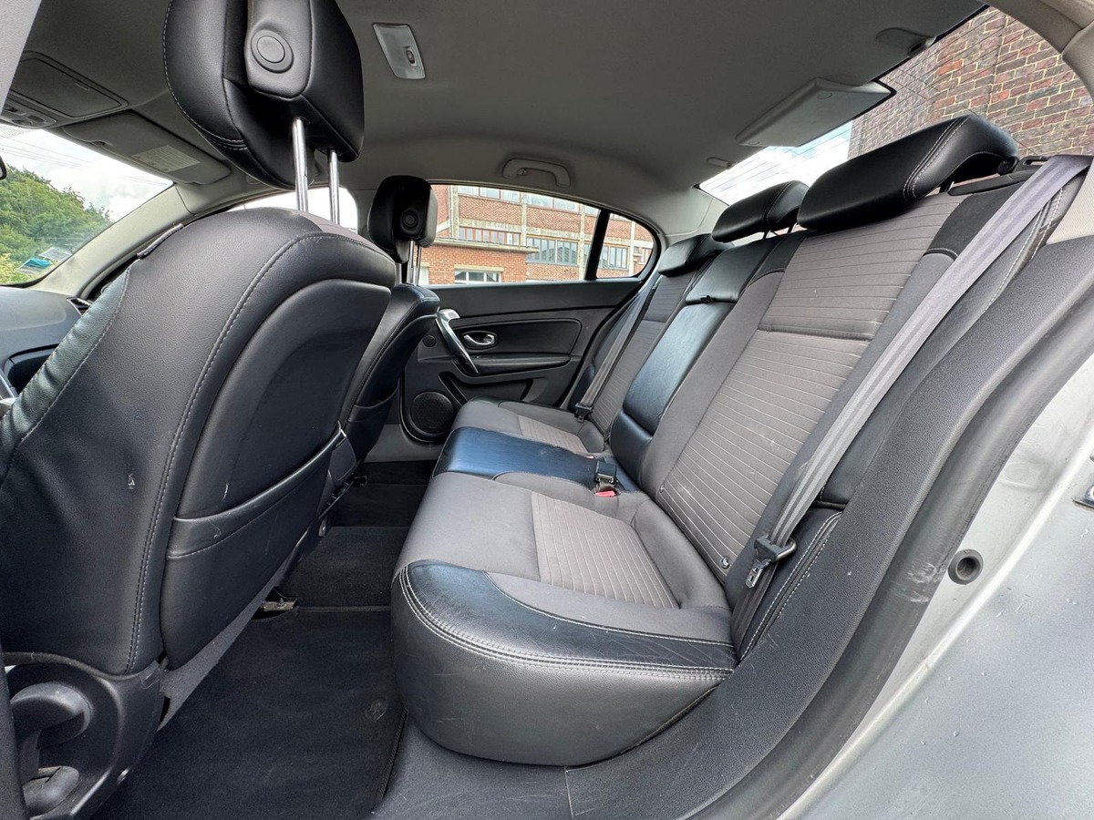 RENAULT Latitude 2.0 dci 150cv Business - garantie