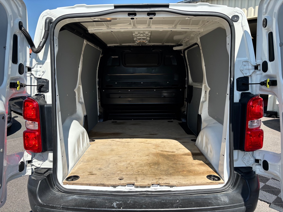 Peugeot Expert L2H1 2.0 120 BVM6 Premium Pack