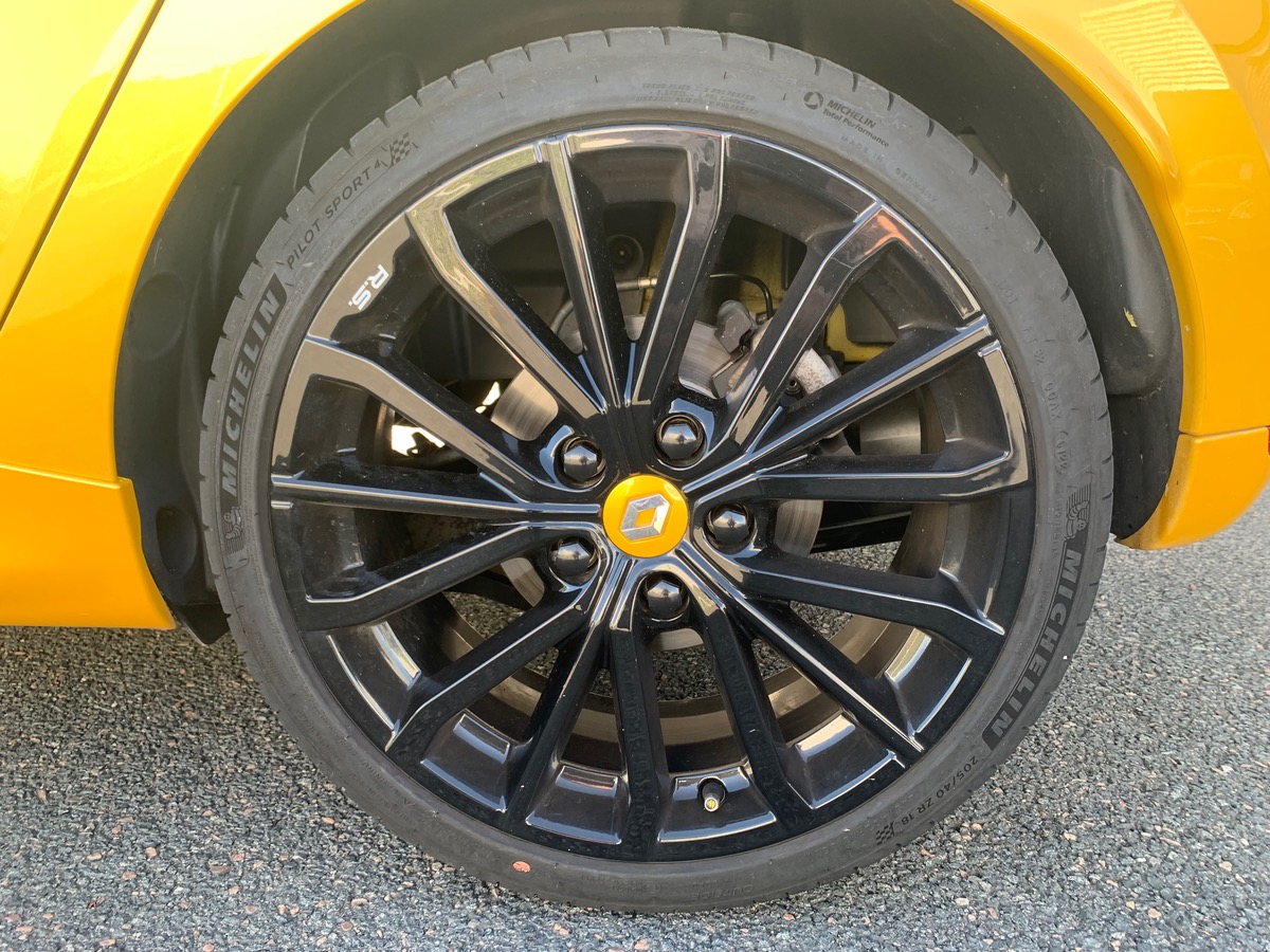 RENAULT Clio IV 200 ch | RS | Jaune Sirius | Révision complète en 03/2025 | Palettes au volant