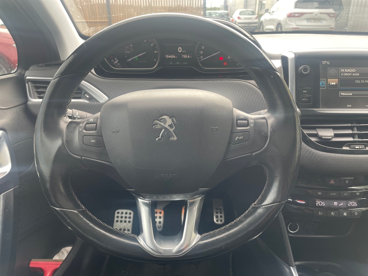 Peugeot 2008 110 cv TOIT PANORAMIQUE - SIEGE CHAUFFANT -  CLIMATISATION AUTO - RADAR DE RECUL