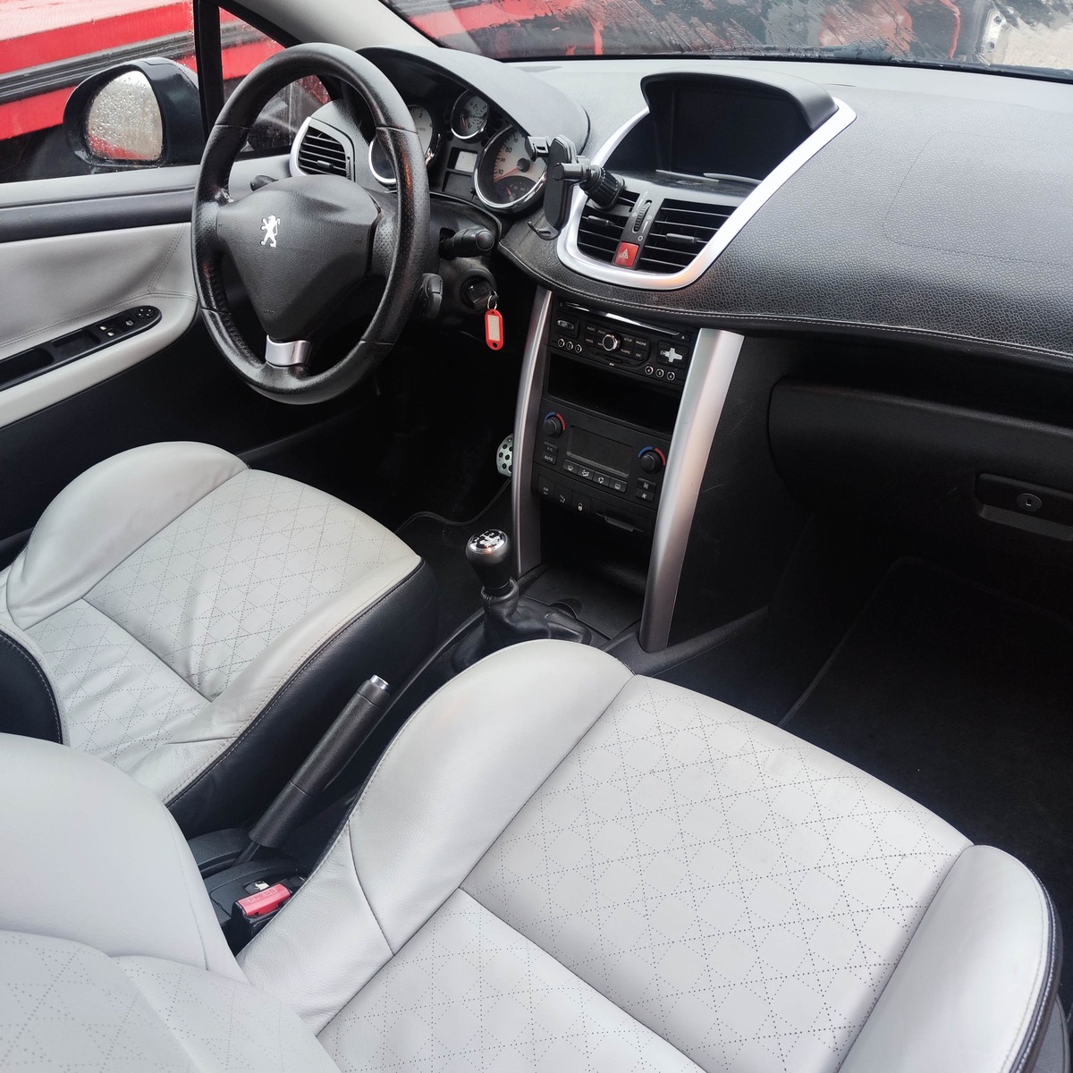 Peugeot 207 CC 1,6 HDI 110 CV ROLLAND GARROS