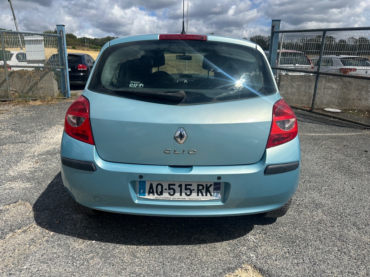 RENAULT Clio III 1.6 16v 110cv boite auto 172075km