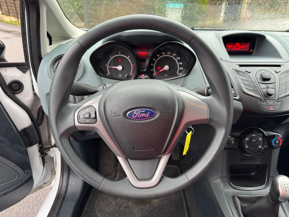 Ford Fiesta 1.4 TDCi 68 Ambiente - Révisée - Garantie