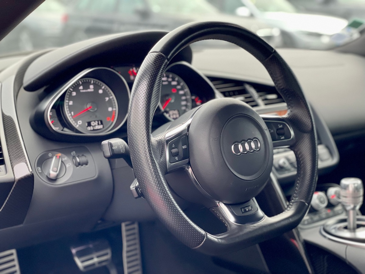 Audi R8 V8 4.2 430 Quattro R-Tronic 6 Carbon f