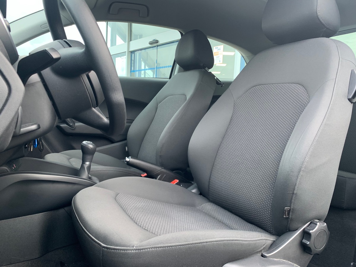 Audi A1 105 ch | Attraction | Climatisation | Radio cd | Jantes alu 16''| Volant cuir | Radar recul