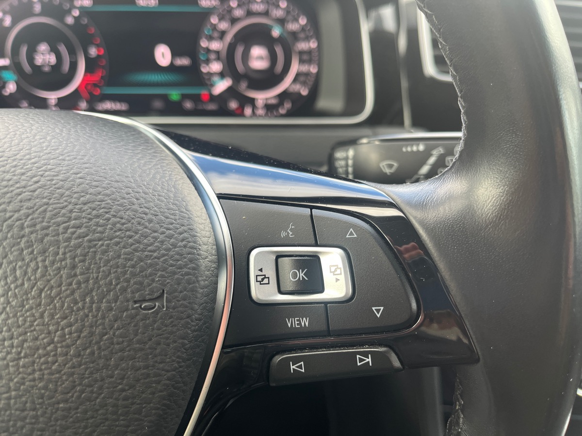 Volkswagen Golf VII 1.6 TDI 115ch Connect DSG7, Suivi complet VW, Régulateur Adaptatif, Sono HELIX