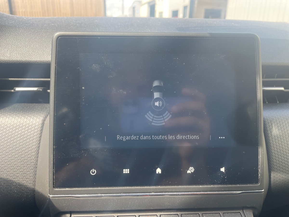 RENAULT Clio V 1.0 TCe 100 cv CARPLAY - CLIMATISATION - RADAR DE RECUL - REGULATEUR DE VITESSE