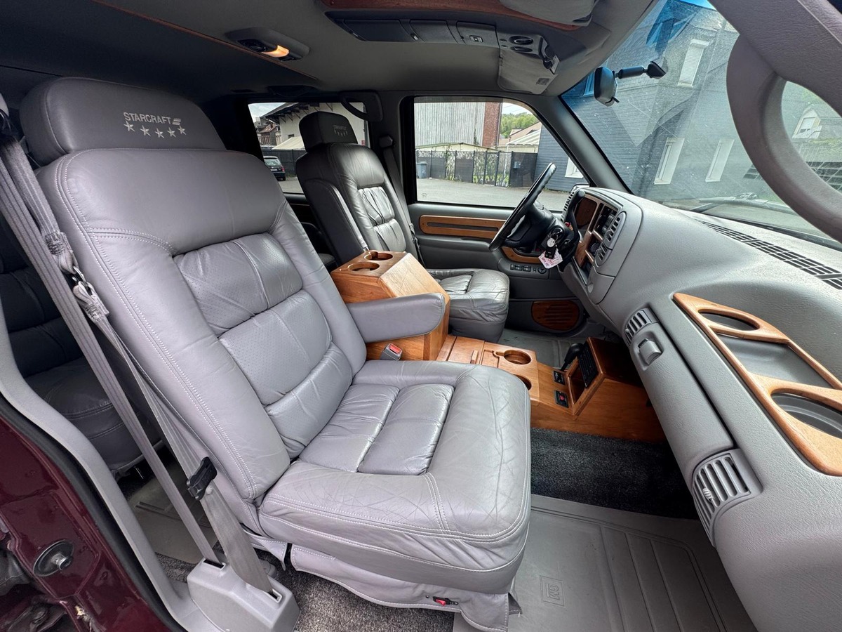 Chevrolet Suburban STARCRAFT 1500 5.7 V8 250cv 7 places
