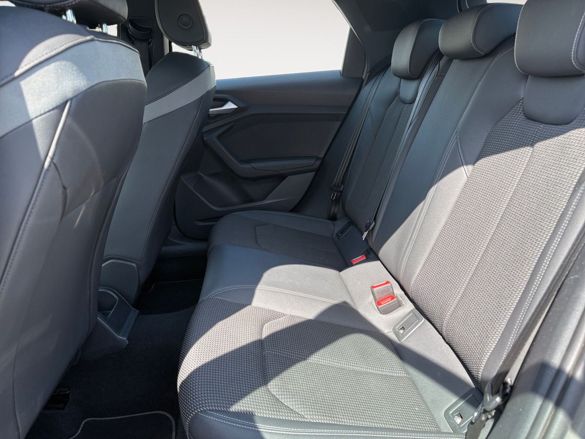 Audi A1 S LINE 30 TFSI 110 S TRONIC 7 / CARPLAY / TOIT NOIR