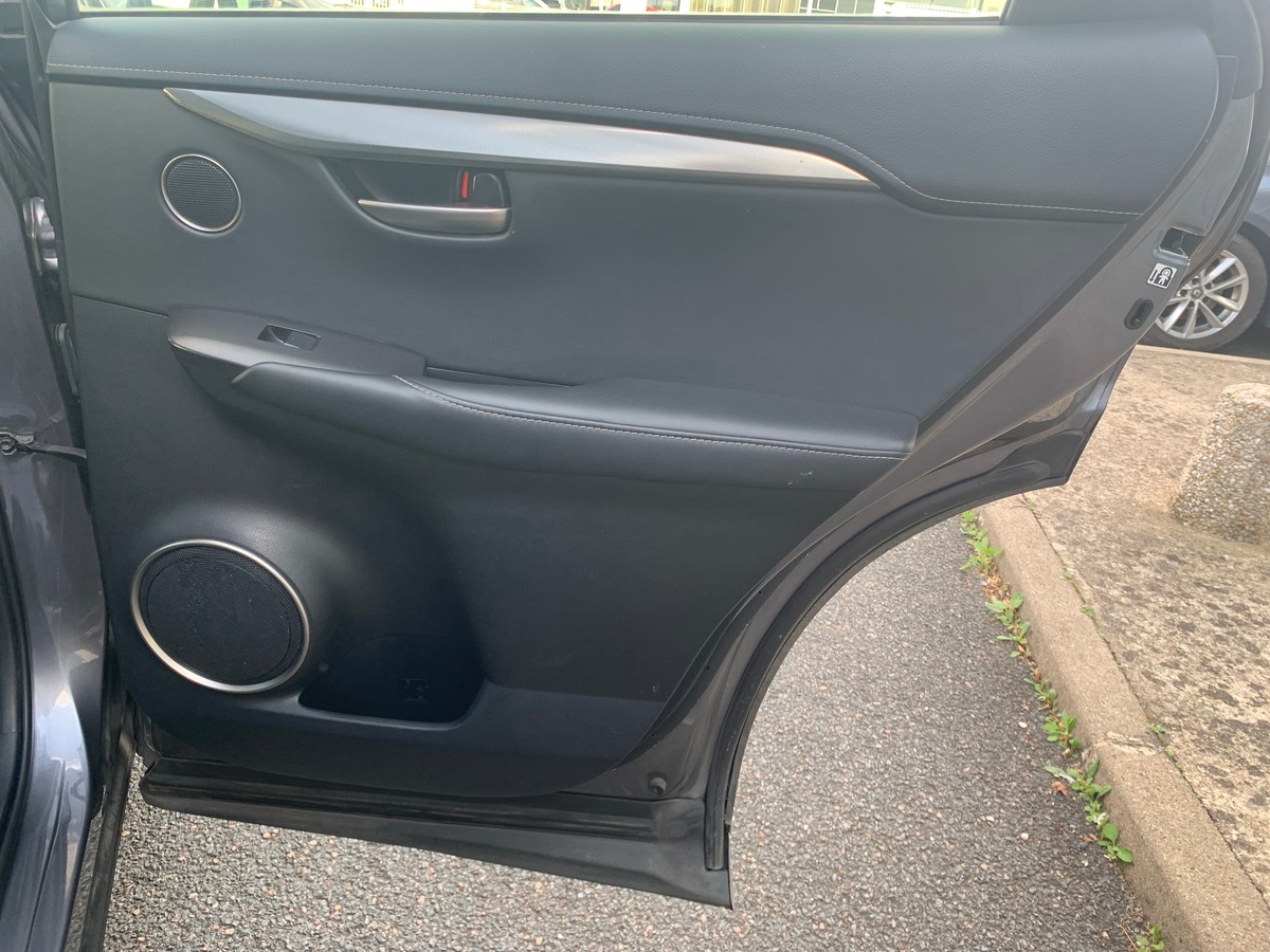 Lexus NX 300 H | AWD | Caméra de recul | Régulateur de vitesse | Cuir