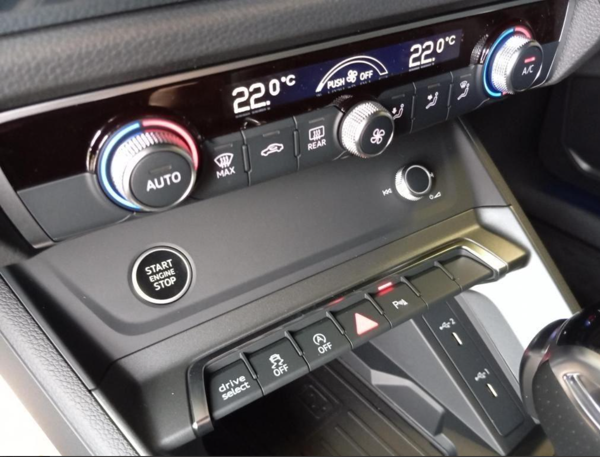 Audi Q3 35 TDI 150 CH S TRONIC 7 S LINE | Plusieurs coloris disponible