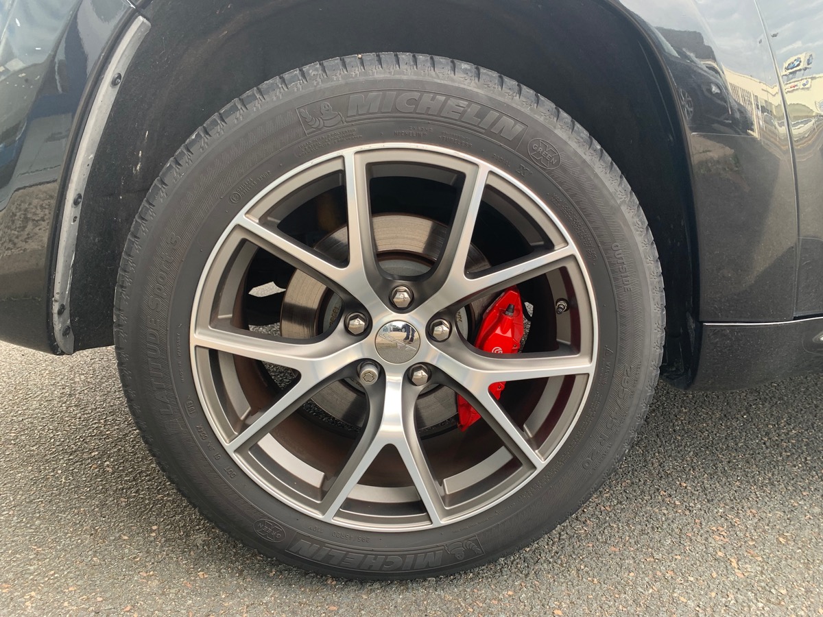 Jeep Grand Cherokee 468 ch | SRT | Attelage amovible | GPS | Caméra de recul