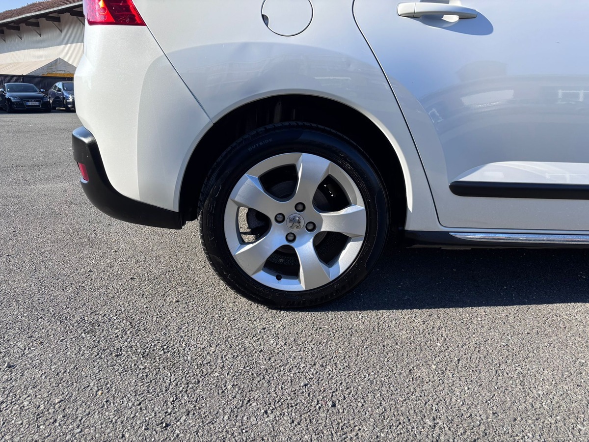 Peugeot 3008 1.6 HDi 110CH Style - Attelage - Révisé - Garantie