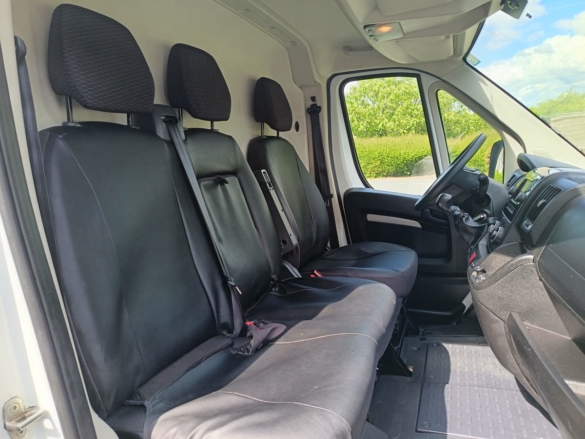 Peugeot Boxer L2H2 2.2 BLUEHDI 120 CH PREMIUM GTIE 6 MOIS