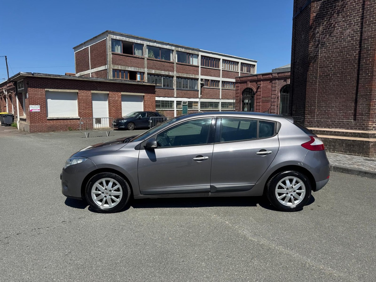 RENAULT Megane 3 2.0 i 16V CVT-BVA 140 Privilège - boite automatique - Garantie