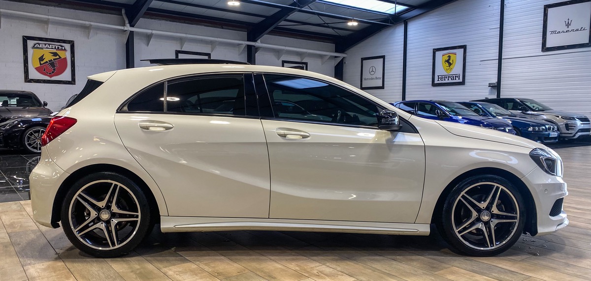 Mercedes-Benz Classe A 160D FASCINATION PACK AMG FULL 