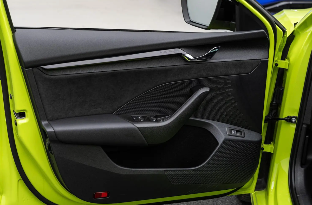 Skoda Octavia Combi IV 1.4 TSI PHEV iV 245ch RS DSG6e/Hybride/VO allemand/Pas de Malus