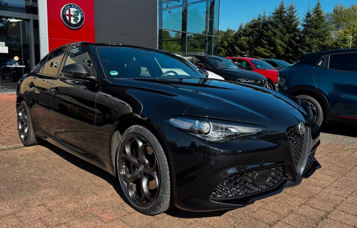 Alfa Romeo Giulia 2.0 TB 280ch Estrema Q4 AT8 Toit ouvrant Harman-Kardon