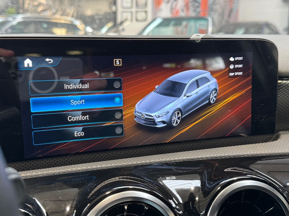 Mercedes-Benz Classe A 200 PROGRESSIVE LINE 163CV 7G-DCT 1ERE MAIN c