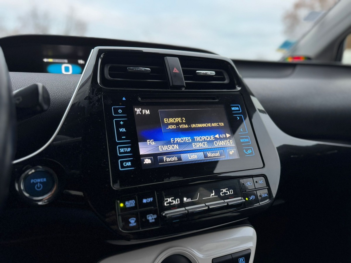 Toyota Prius IV Lounge 1.8 VVT-i 122 Hybrid