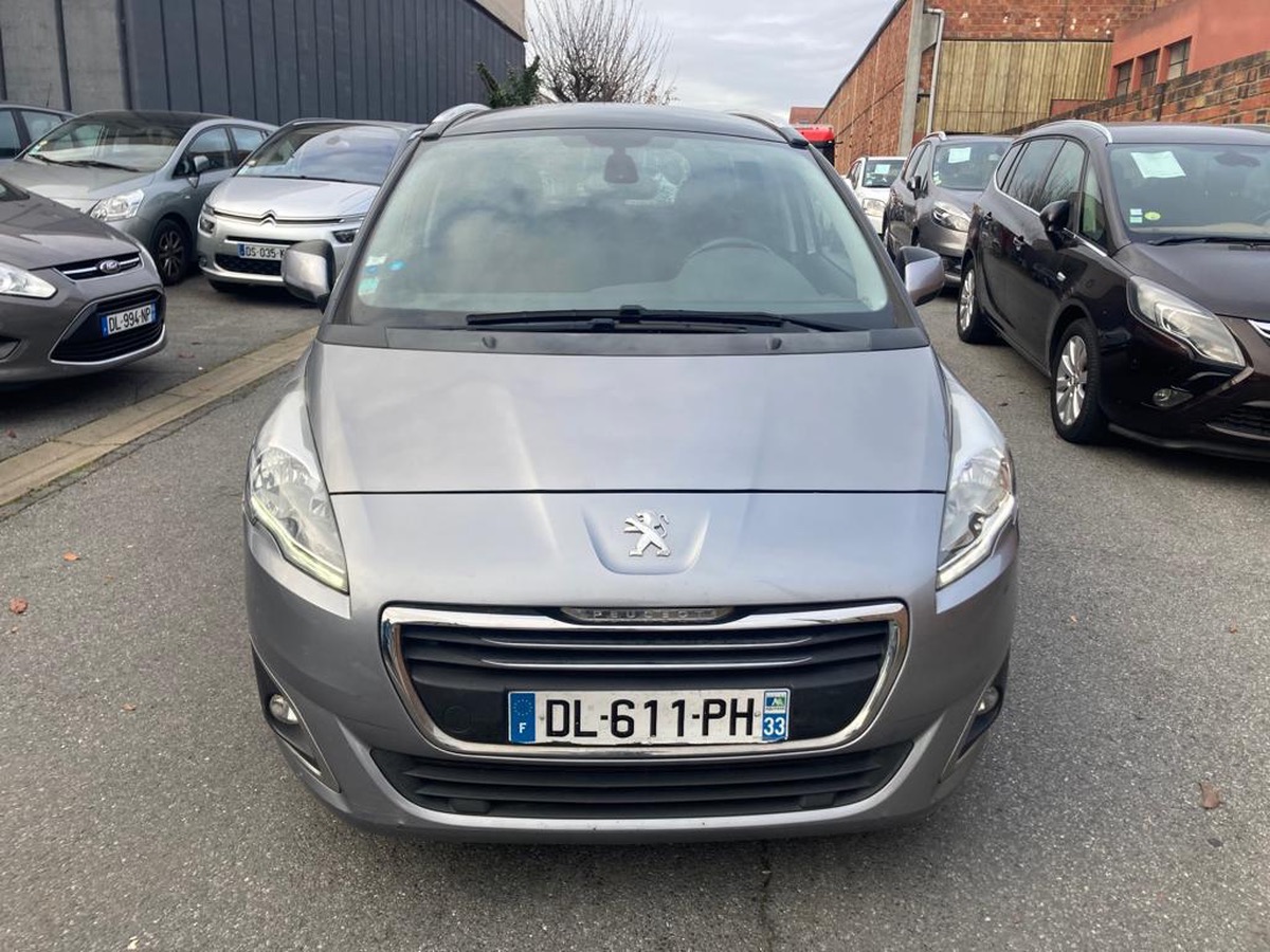Peugeot 5008 1.6 HDI 115 CV 1er main style 7 place 4X sans frais 