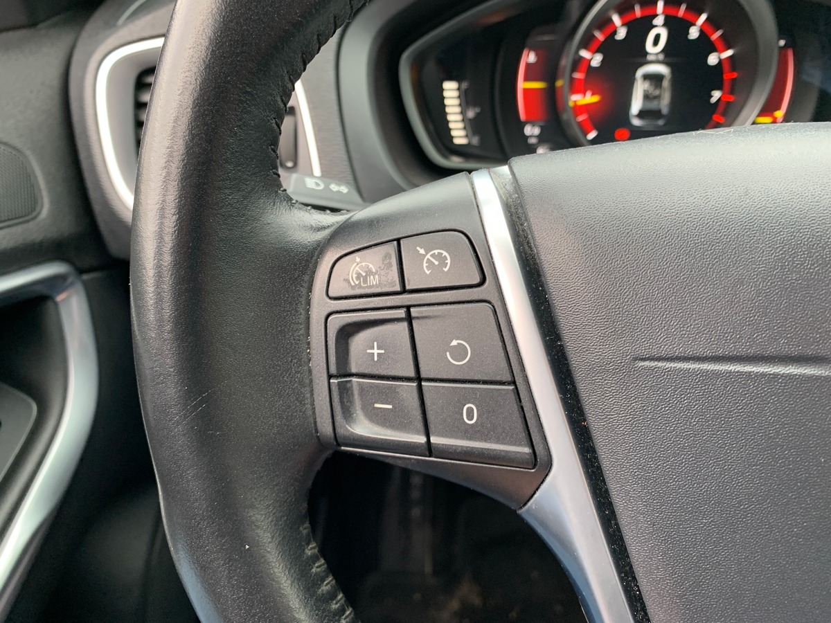 Volvo V40 Cross Country 150 ch | Toit panoramique | Cuir | GPS | Régulateur de vitesse