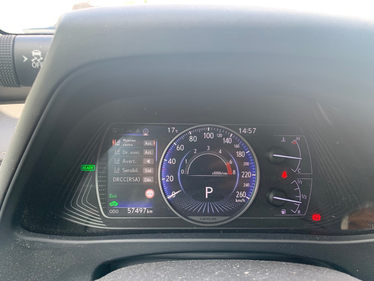 Lexus UX 250 | 184 ch | Pack Confort | Apple car Play | Caméra recul | Régulateur vitesse adaptatif