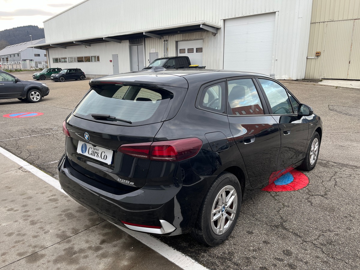 Bmw Série 2 225e Active Tourer XDRIVE, SUIVI COMPLET BMW, ATTELAGE, CAMERA, PARK ASSIST