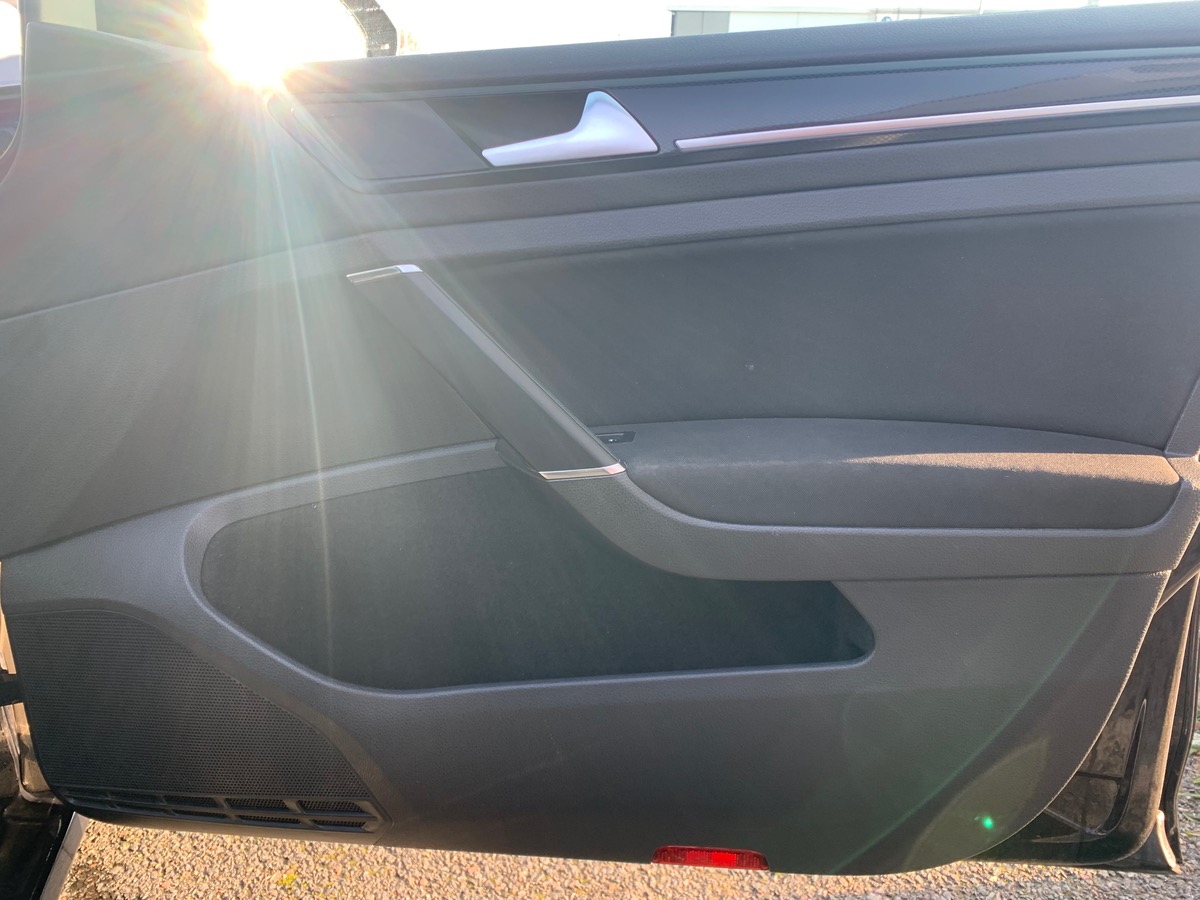 Volkswagen Golf 150 | Carat | JA 18" Durban | Suspensions Sport | Régulateur vitesse et de distance