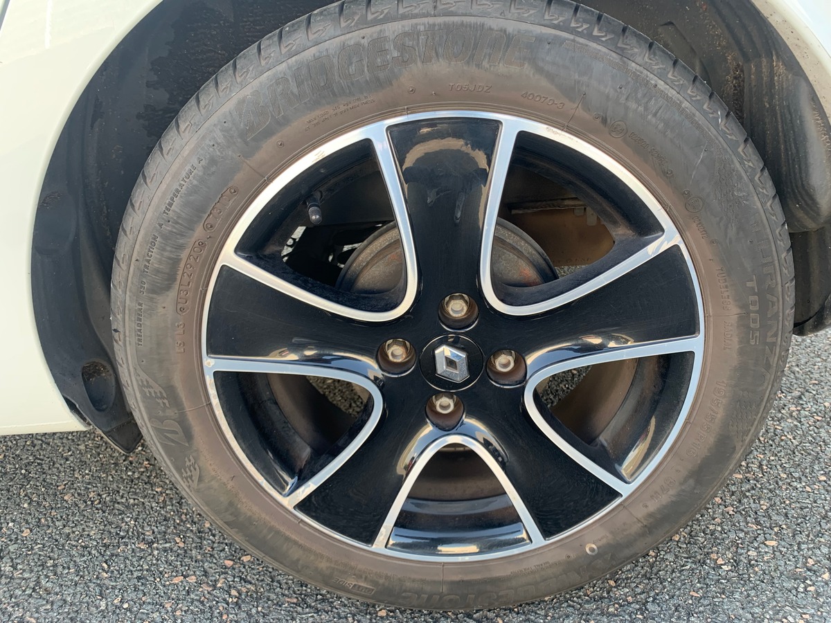 RENAULT Clio IV 75 chevaux | Limited | Caméra de recul | GPS | Bluetooth | Régulateur de vitesse