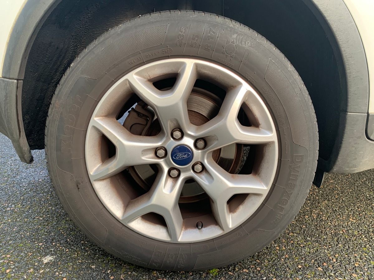 Ford Kuga 140 | TREND | Radar de stationnement avant arriére | Attelage | Climaisation | Jantes 17''