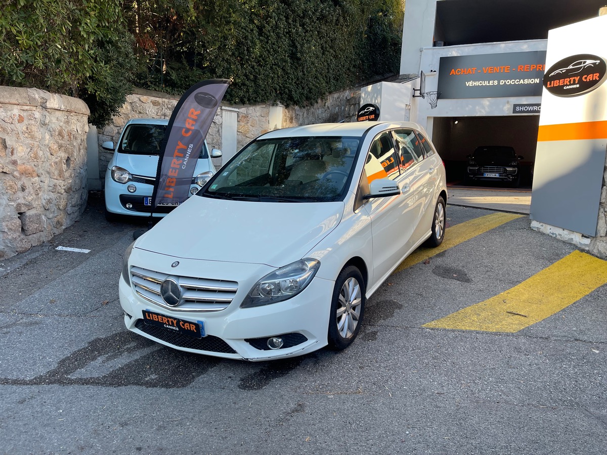 Mercedes Benz CLASSE B B 180 1.5 CDI 109 CV / KM Réel / Caméra de Recul / Intérieur Beige