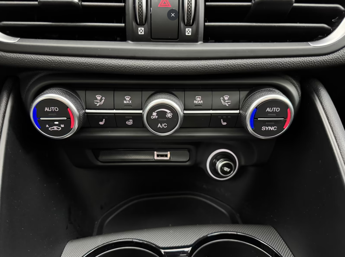 Alfa Romeo Giulia 2.0T 280ch Competizione Q4 AT8/Gris Panarea Mat/Harman-Kardon/Toit ouvrant