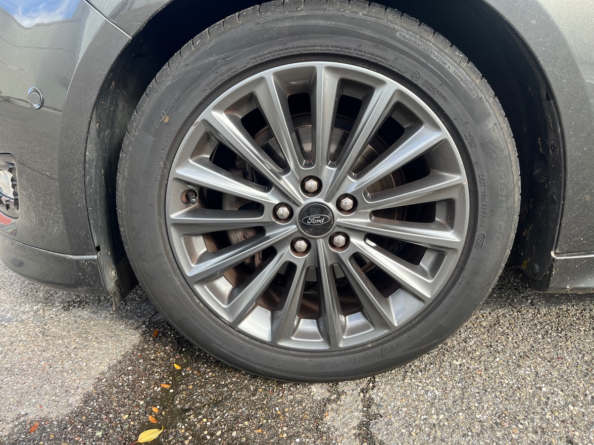 Ford Focus 1.0 Ecoboost 125ch ST LINE, Caméra de recul,  GPS, radars AV et AR, Clim Auto bizone