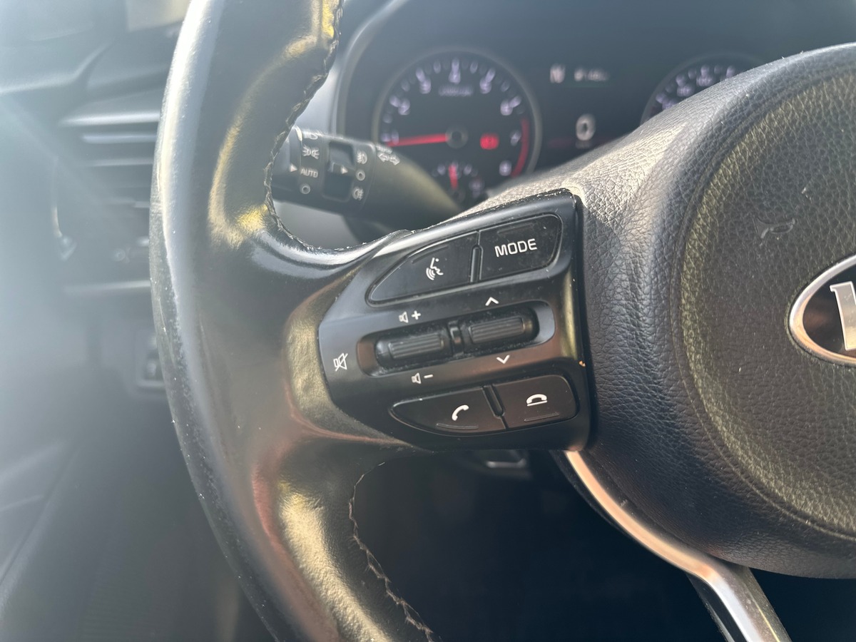 Kia Stonic Phase 2 1.0 T-GDi 100 cv EN TRÈS BON ÉTAT - CAMÉRA DE RECUL - CARPLAY