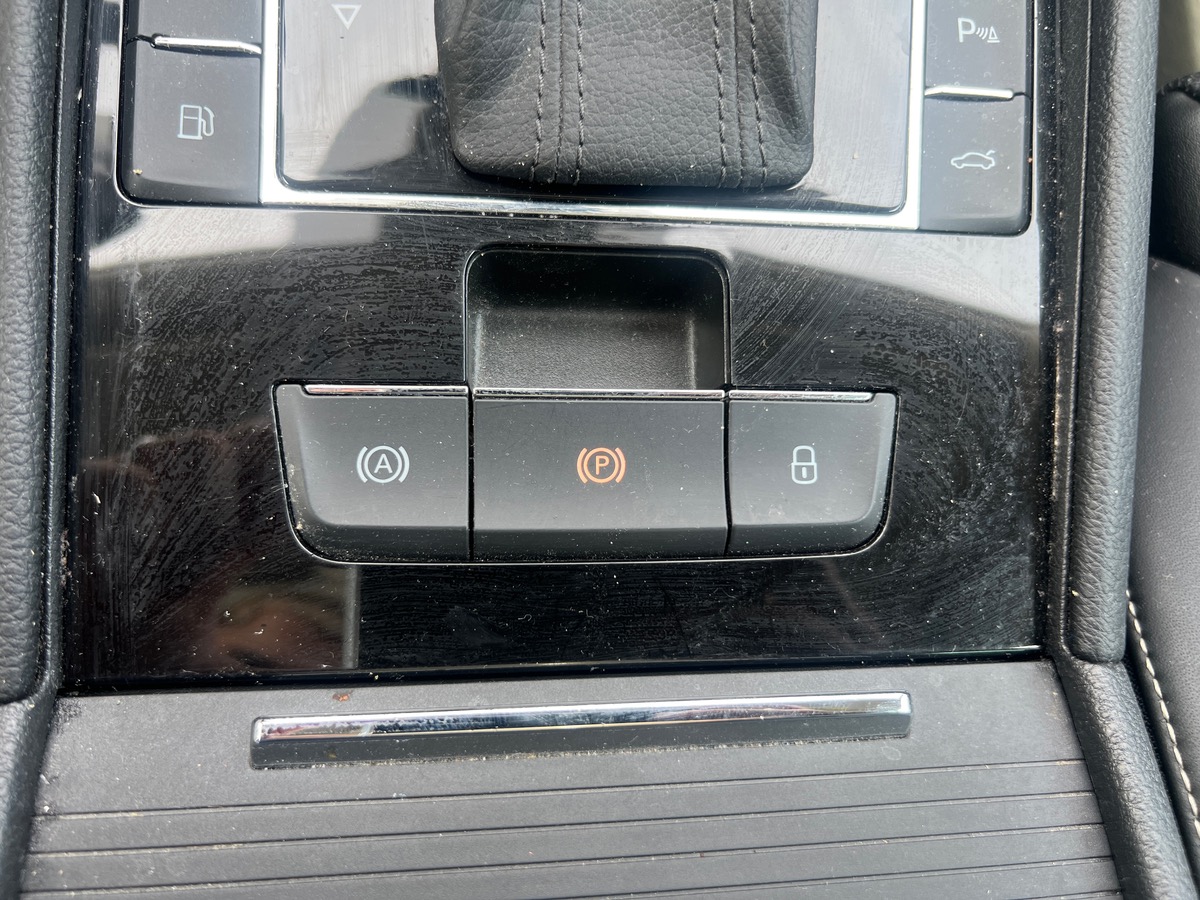 Skoda Superb Combi 1,4L TSI PHEV 218 LAURINE & KLEMENT, SUIVI COMPLET SKODA, 4 PNEUS COMPLETS  HIVER
