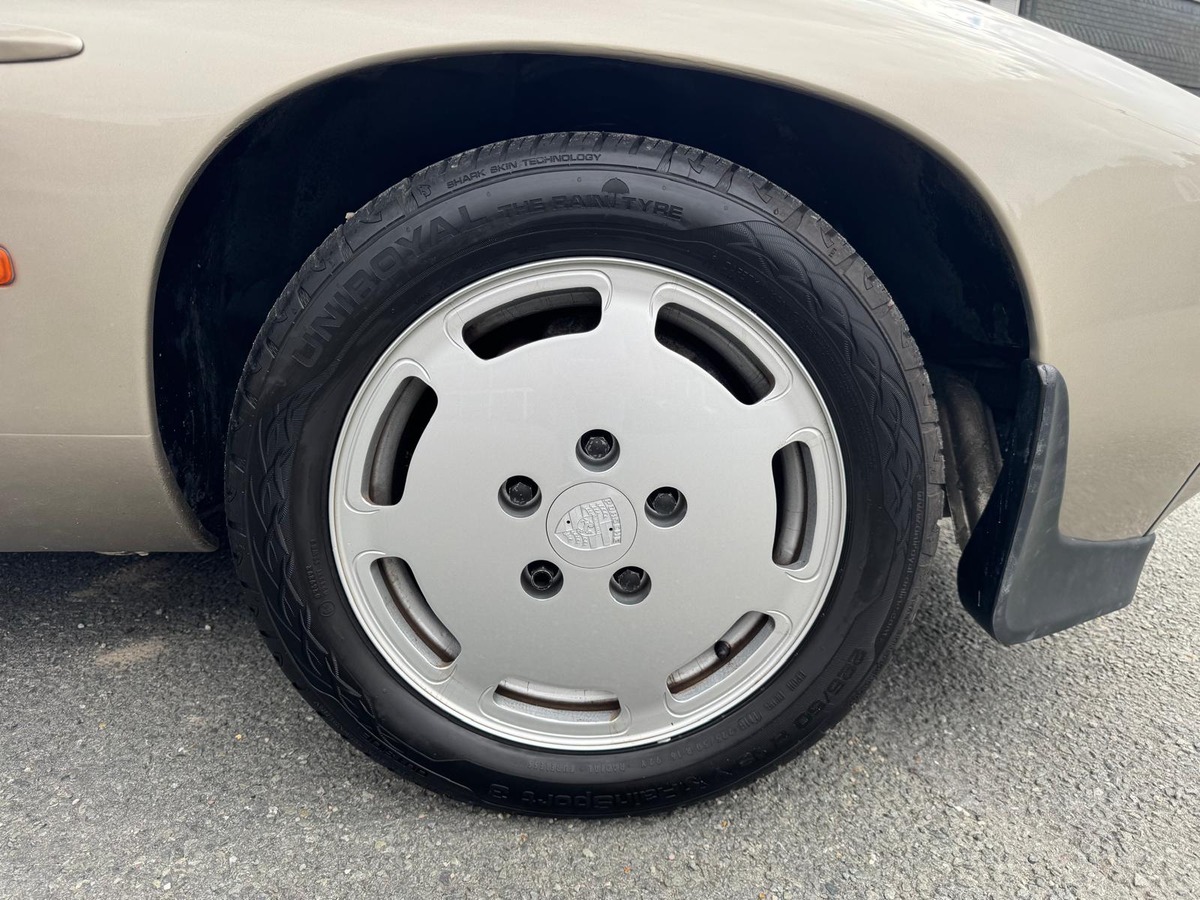 Porsche 928 S3 5.0 32soupapes 288
