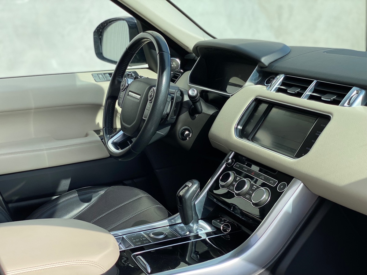 Land-Rover RANGE ROVER SPORT 3.0 SDV6 306 HSE c