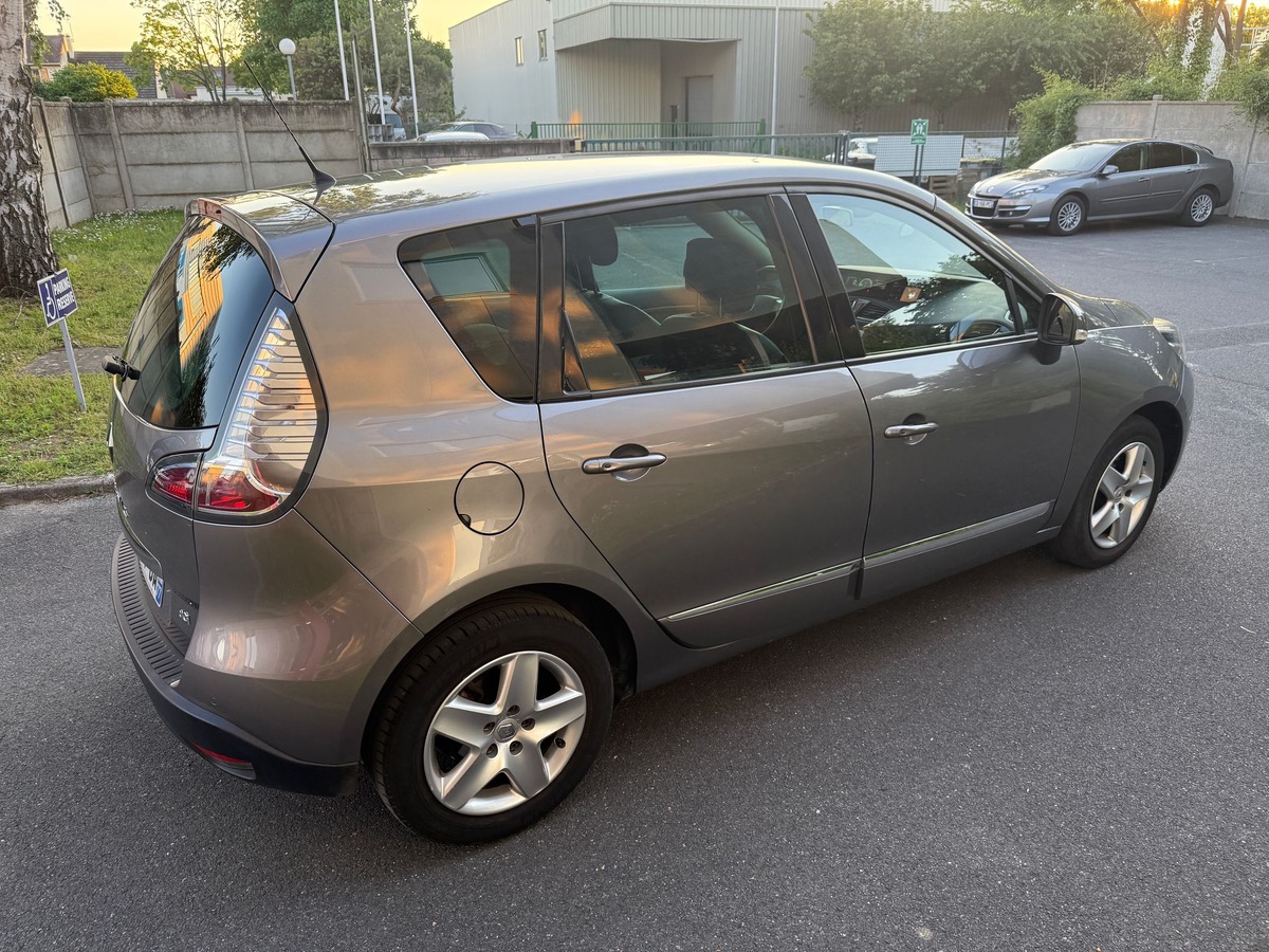 RENAULT Scenic 1.5 DCI 110 CV Zen en 4X 