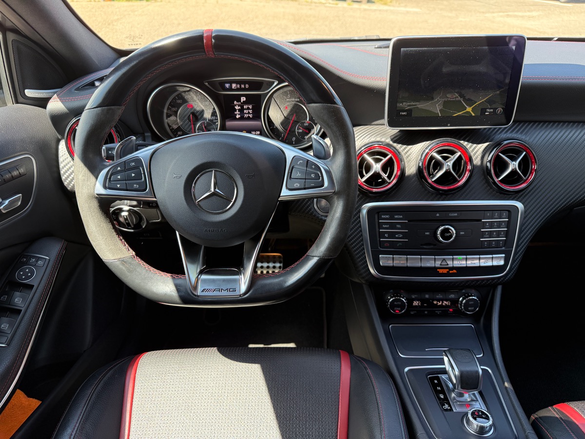 Mercedes-Benz A 45 AMG 4MATIC 2.0L 381cv 7G-DCT, Échappement performance, Suspension pilotée