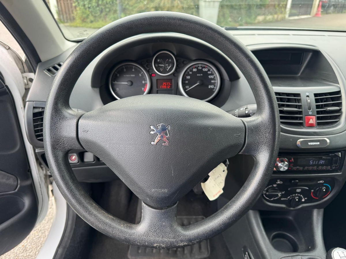 Peugeot 206 + 1.1 60 Finition Urban- Distribution neuve- Garantie