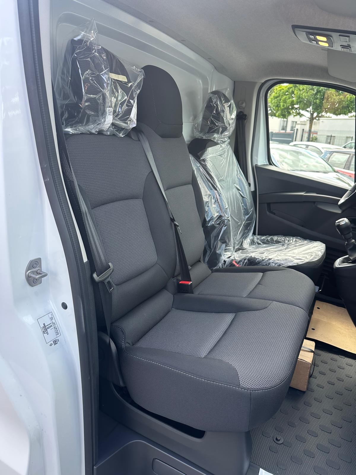 RENAULT Trafic L2H1 2.3 DCI 130CH GRAND CONFORT + ATTELAGE