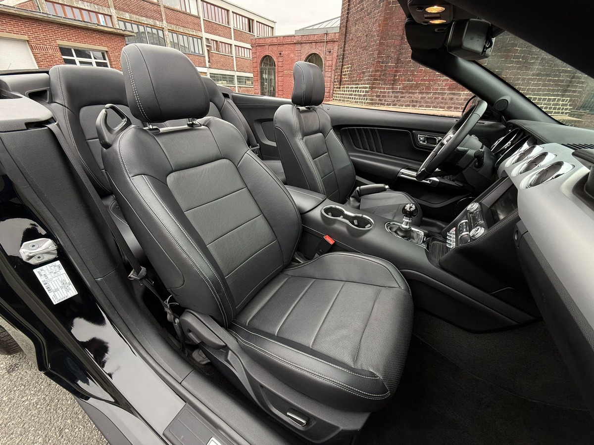 Ford Mustang Convertible GT V8 5.0L / ORIGINE FRANCE / REVISEE