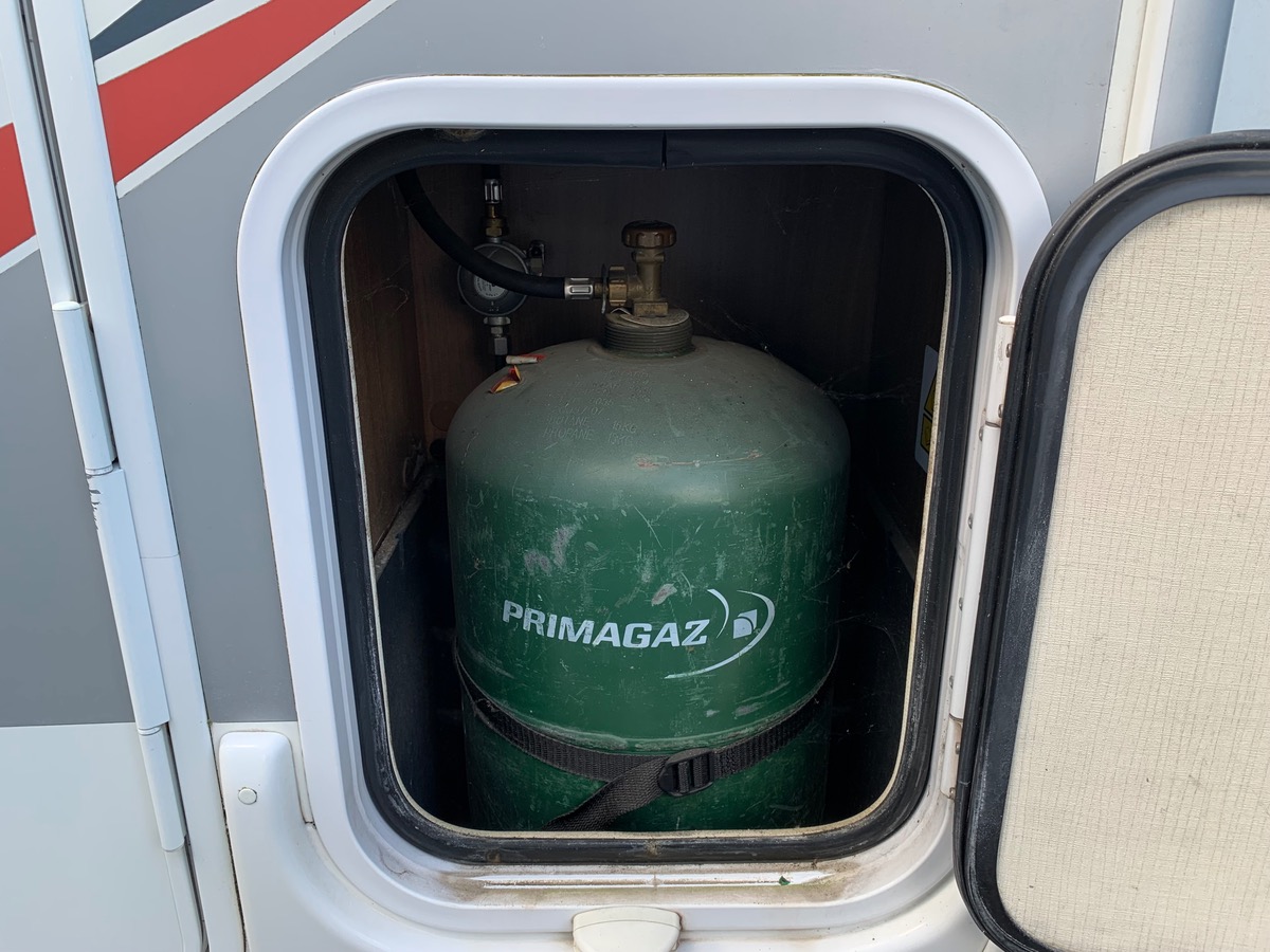 Ford Challenger 155 ch | 2,2 litres | GENESIS 288 EB Profilé | 3 Couchages | Caméra de recul