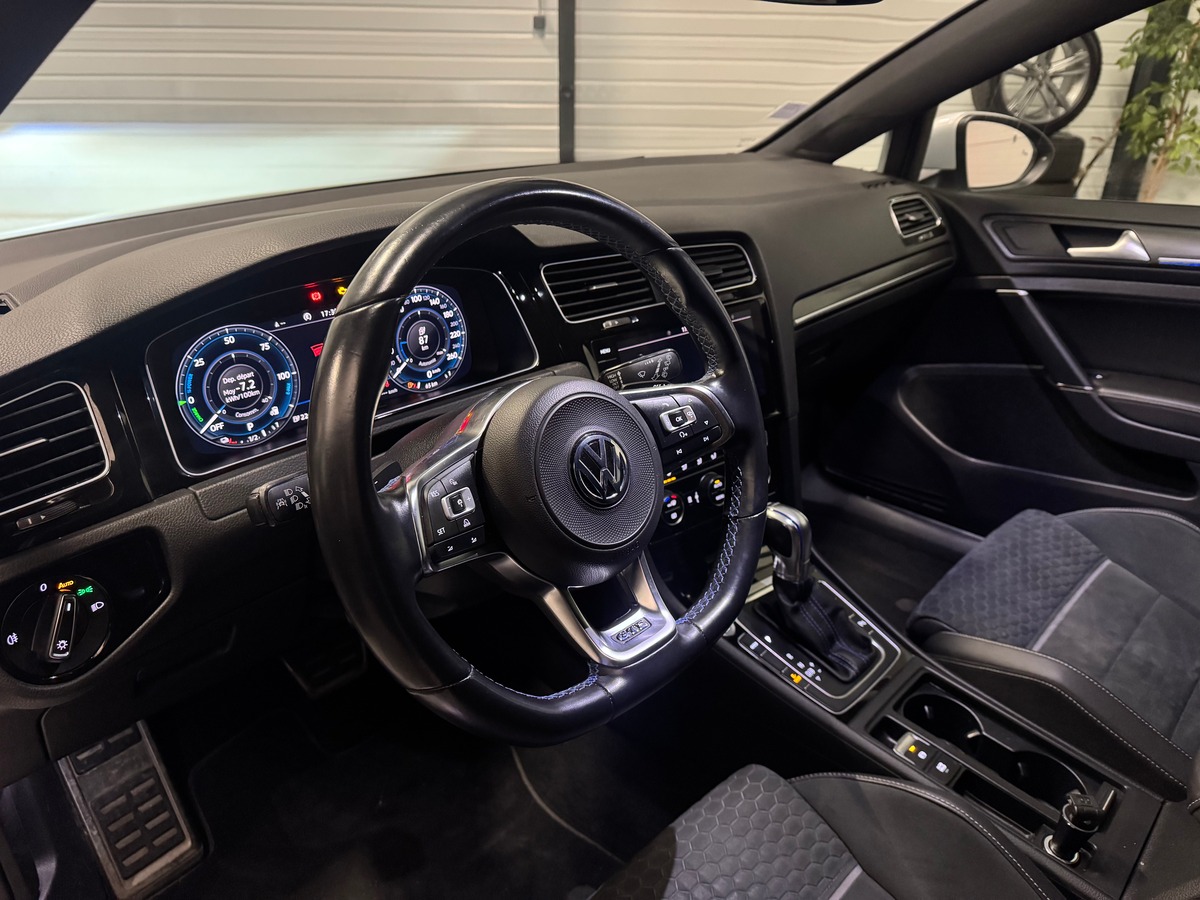 Volkswagen Golf VII GTE 1.4 TSI 204ch DSG7 ORYX WEISS