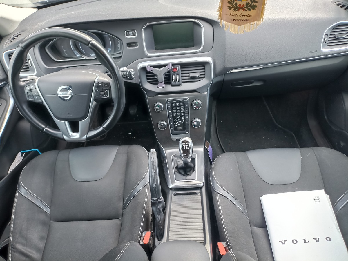 Volvo V40 D2 MOMENTUM
