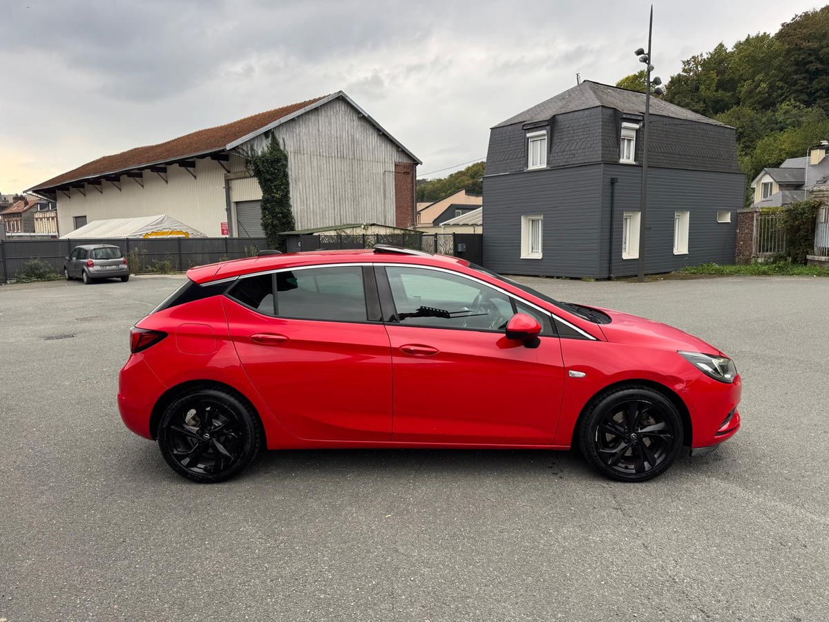 Opel Astra 1.6 CDTI 135 Dynamic- Crochet d'attelage- Toit ouvrant- Révisé - Garantie