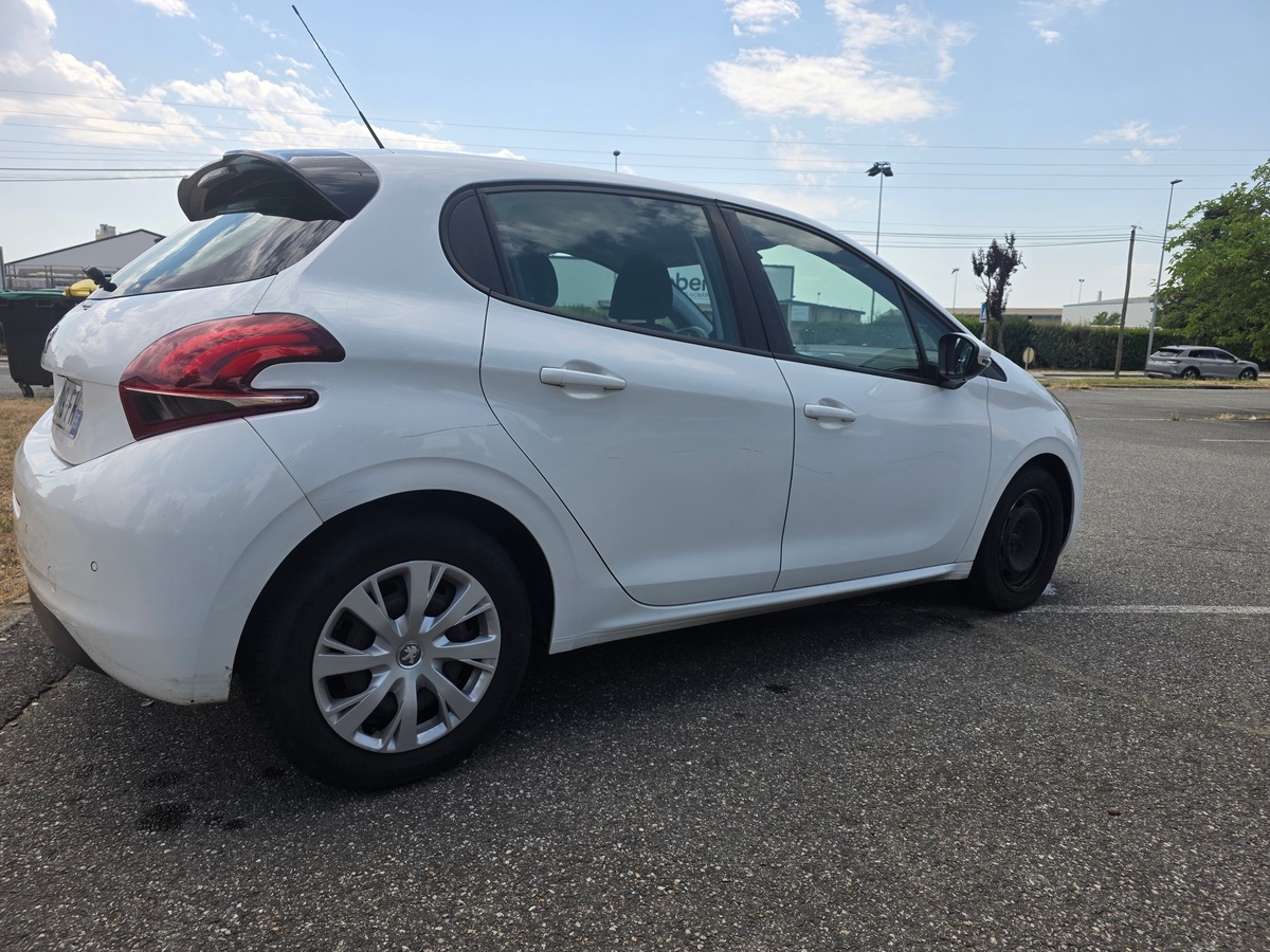 Peugeot 208 1,6 HDI 75 CV STYLE
